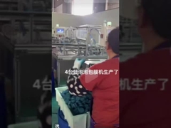 Błękitny czyszczyciel toalety